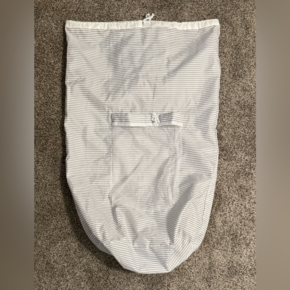 Laundry bag with Mesh Pocket